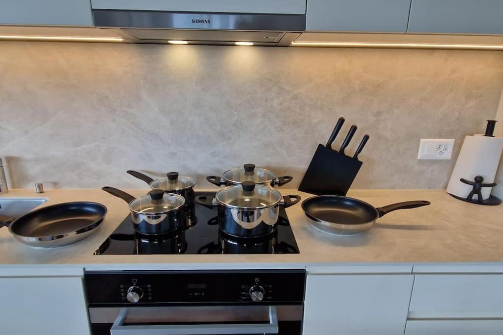 Visionary Hospitality Rothenburg, Lucerne - Premium Apartments With Free Parking, Washer, Kitchen, Terrace, 15' City Ngoại thất bức ảnh